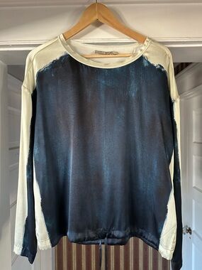 Go Silk Silky Ombre Navy & Cream Long Sleeve Blouse NWOT